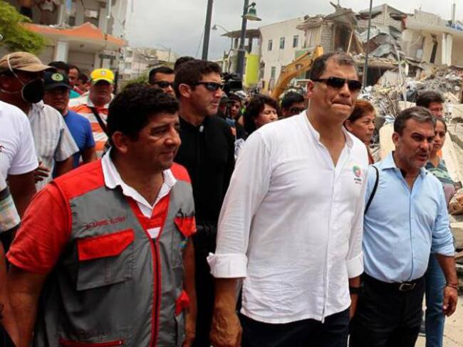 “Aquí nadie pierde la calma, nadie grita o lo mando detenido”: presidente Correa