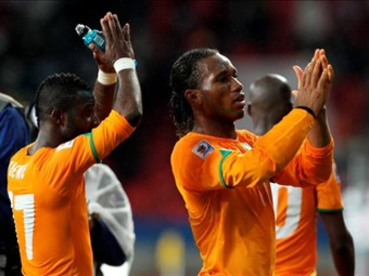 Brasil pedirá a la FIFA que impida a Didier Drogba jugar con protección metálica en el codo