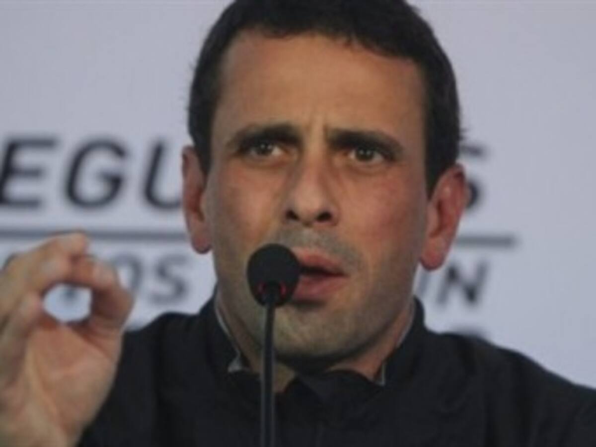 Santos recibe a Capriles en medio de tensiones entre chavismo y oposición