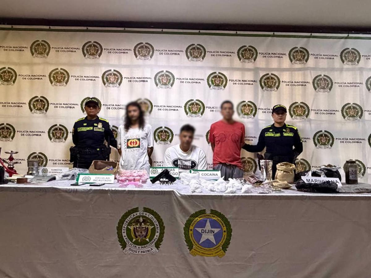 Caen 3 integrantes de ‘Los Amarillos’: vendían droga en entornos escolares de Medellín