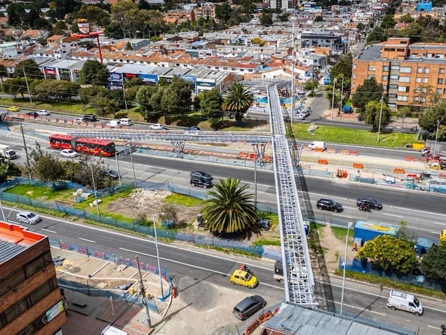 Puente peatonal de la Autopista Norte con Calle 150: Se acerca la fecha de entrega