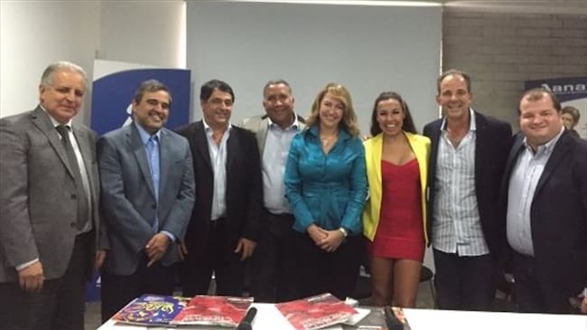 La cantante Maia asistió a la reunión para la escogencia de Barranquilla como sede del Congreso Nacional de Anato 2017. Foto: Twitter @JJaramilloB