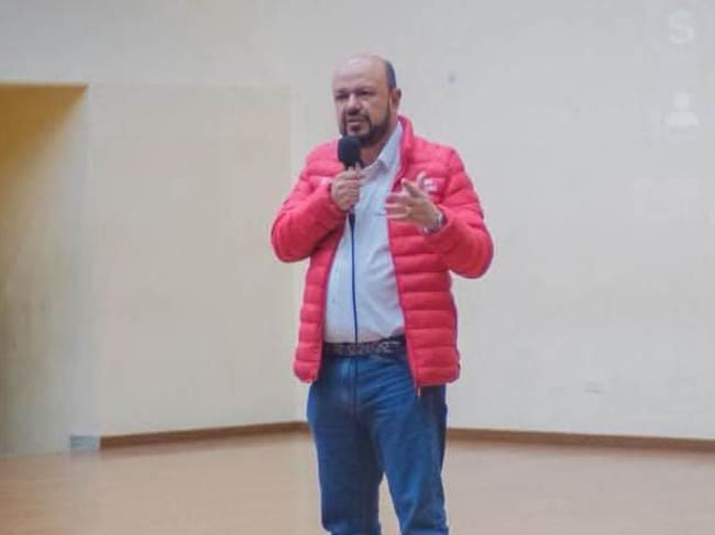 El alcalde de Paipa, Germán Ricardo Camacho socializó con la comunidad la construcción del tanque de almacenamiento de gran capacidad de agua potable del Acueducto Regional La Salvia / Foto: Alcaldía de Paipa.