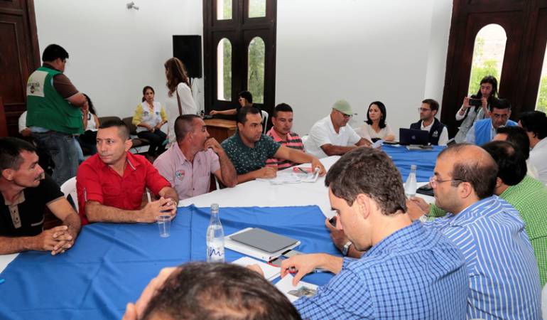 Voceros de Ascamcat con el gobierno departamental