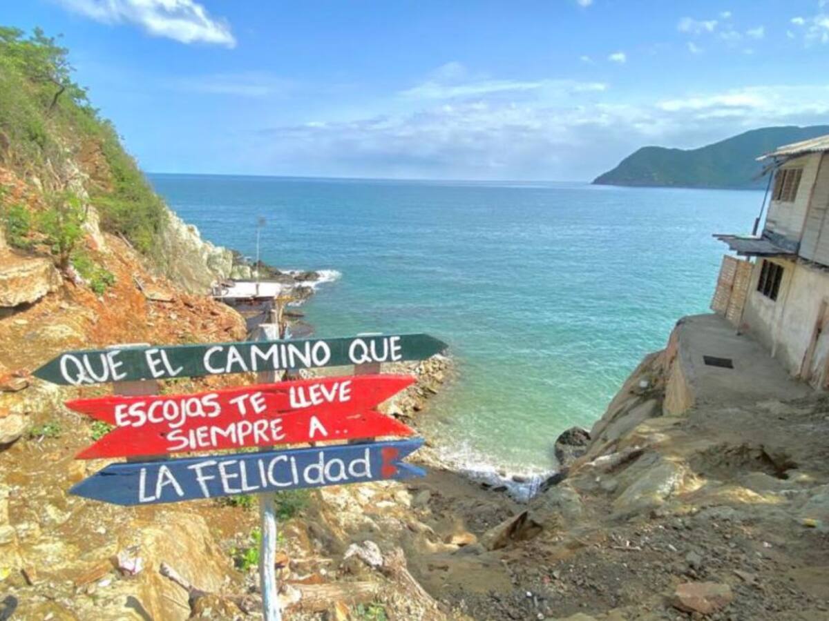 Mar de Pescaíto, un lugar rodeado de rocas, aguas cristalinas y profundas