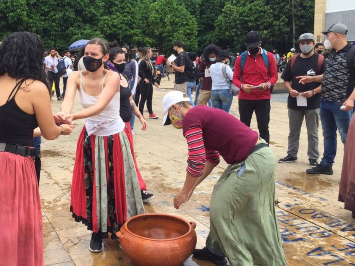 En Medellín cerca de 60 personas continúan como desaparecidas