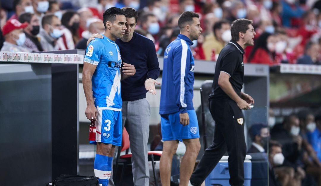 Falcao García y Andoni Iraola con el Rayo Vallecano ante el Athletic Bilbao en 2021