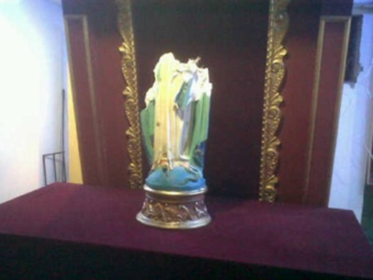 Apareció rota estatua de la Virgen en la Procuraduría