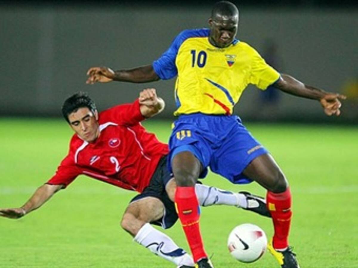 Ecuador descarta a Felipe Caicedo para amistosos ante Colombia y Perú