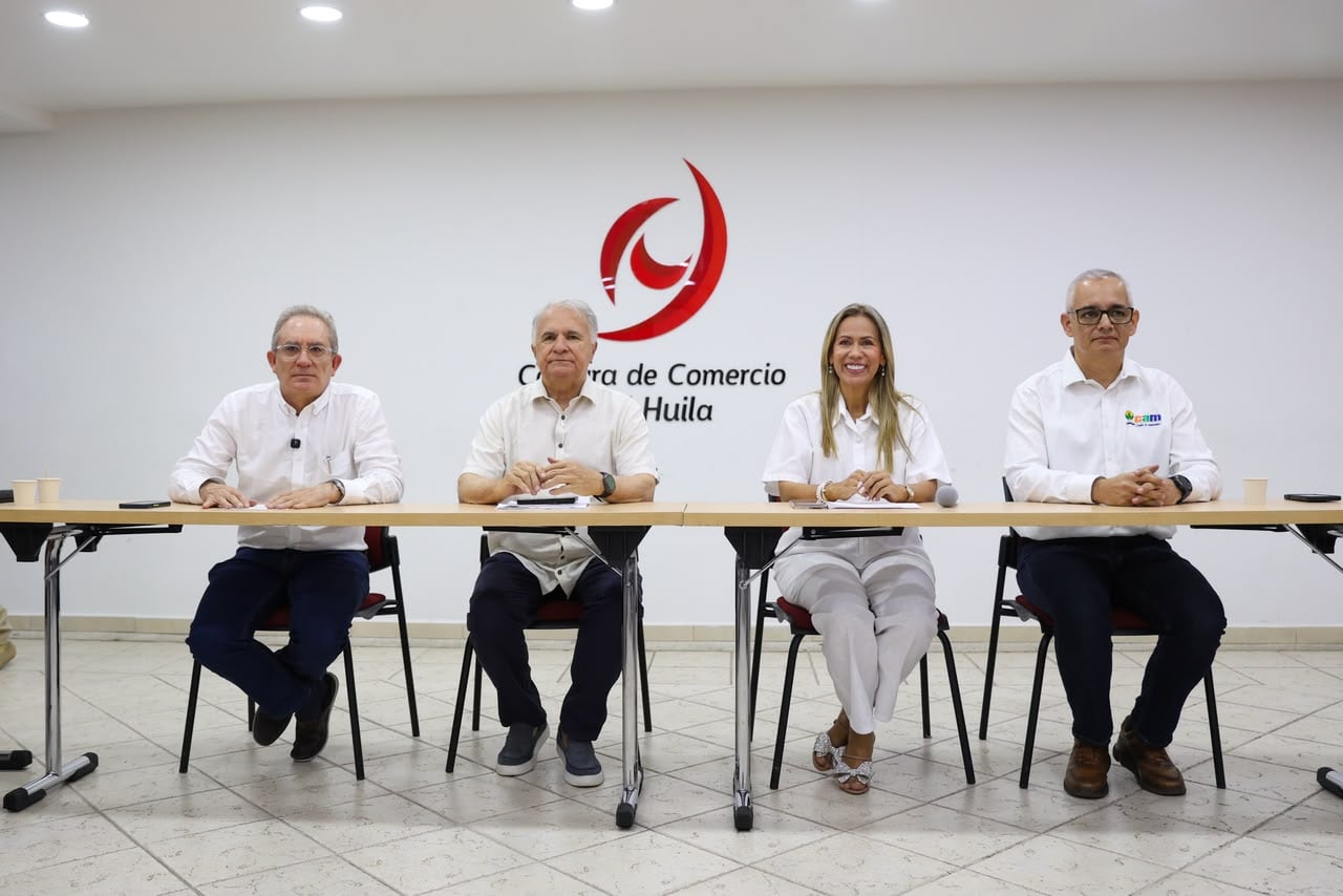 Rueda de prensa desarrollada en la sede de la Cámara de Comercio del Huila. Foto Gobernación del Huila