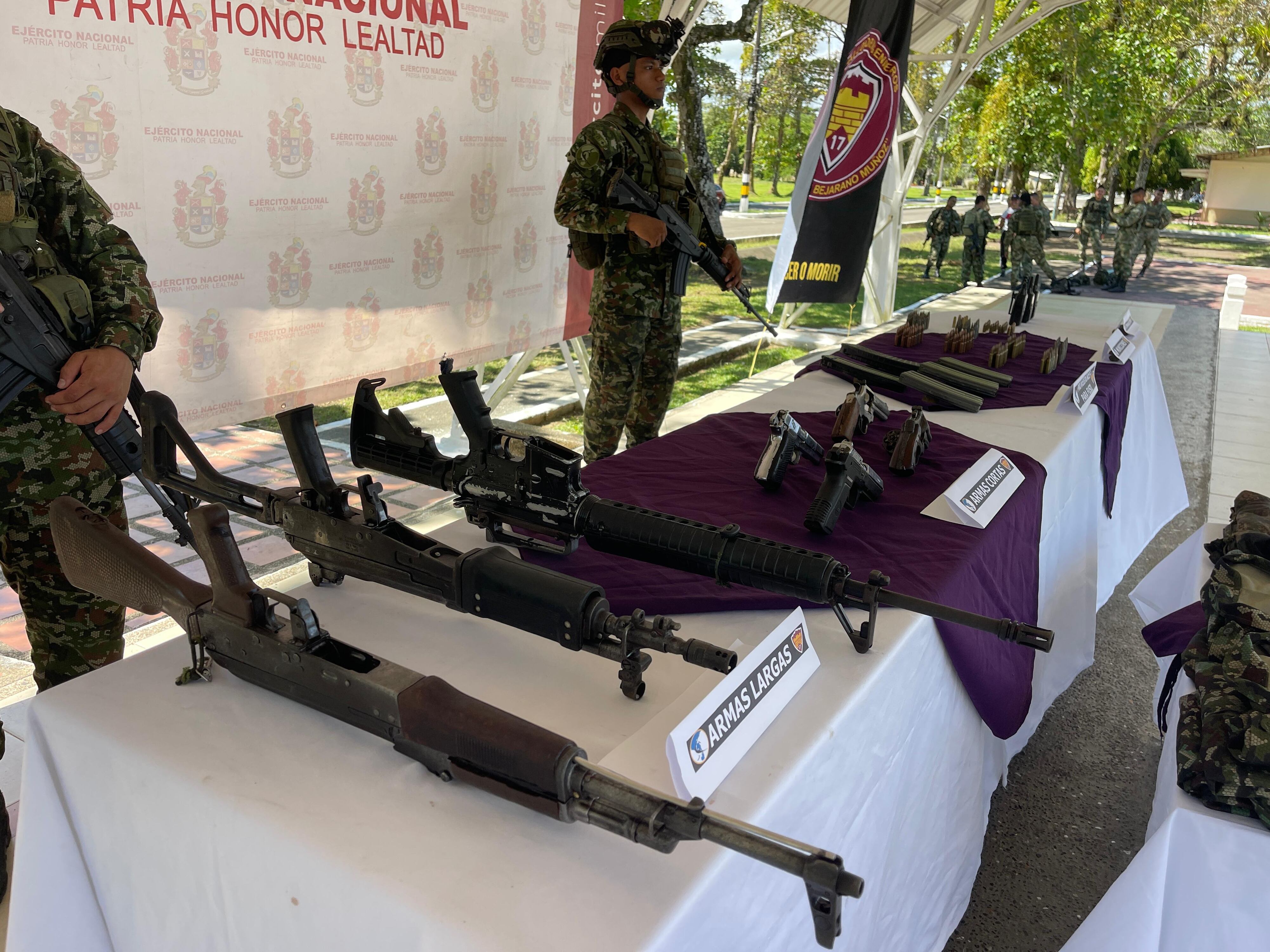 Arsenal incautado al Clan del Golfo- foto ejército