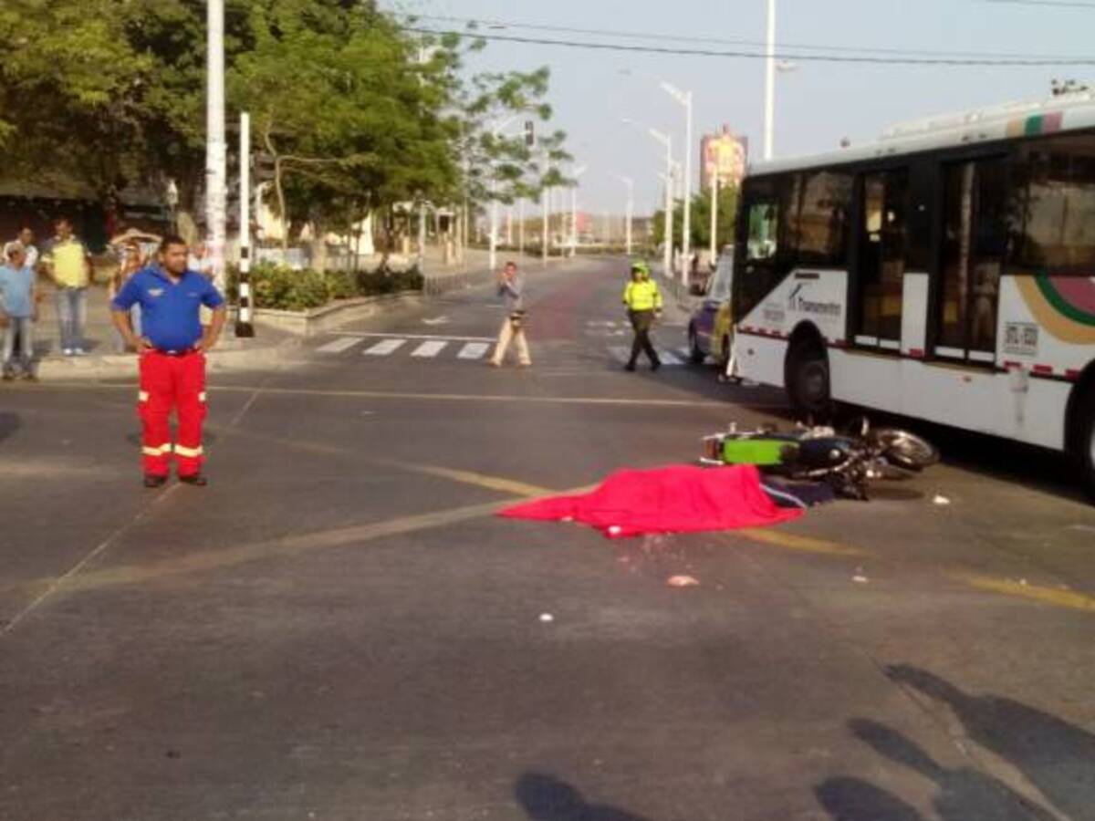 En Barranquilla estudian medidas para evitar accidentes con buses del Transmetro