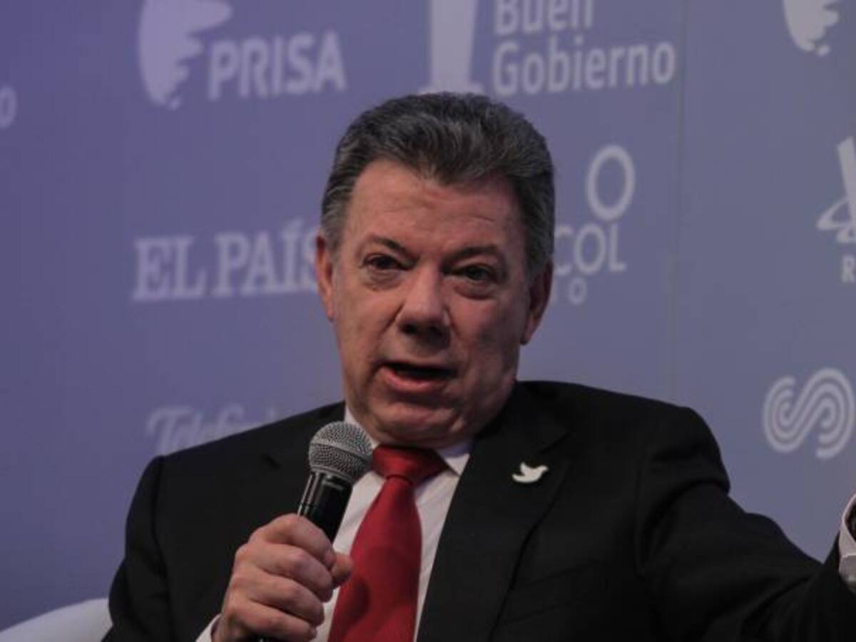 Corte vigilará que normas para la paz se ajusten a la constitución y la ley: Santos