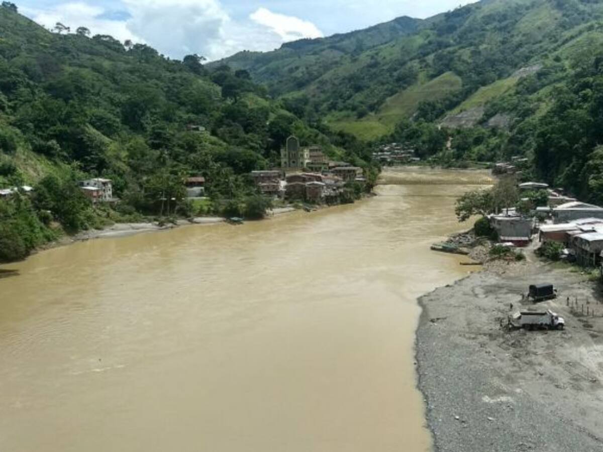 A Puerto Valdivia lo cogió navidad con alerta roja
