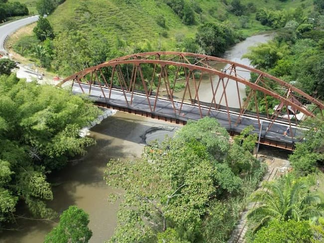 Nuevo Puente El Alambrado entre Quindío y Valle del Cauca. Foto Cortesía Piedad Correal/ autopistas del café