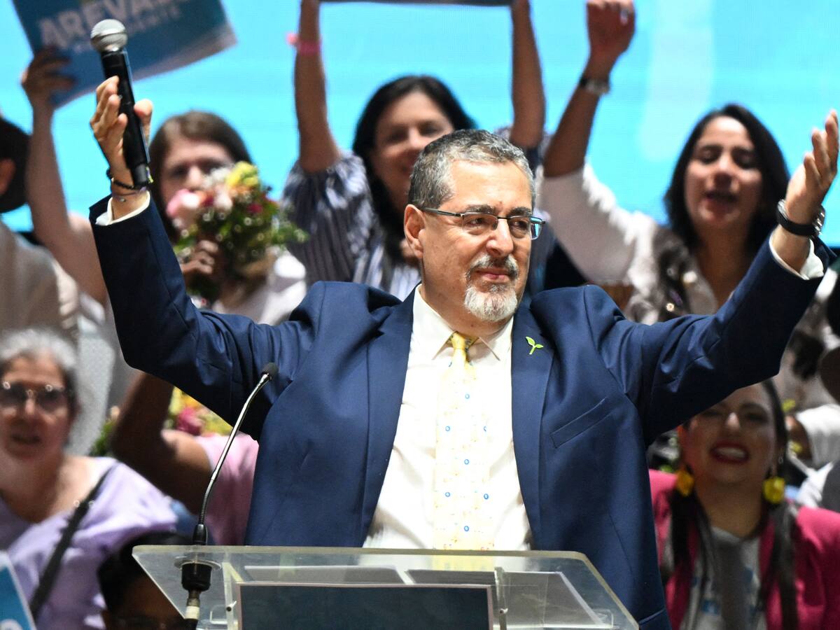 Petro celebró elección de Bernardo Arévalo como presidente de Guatemala