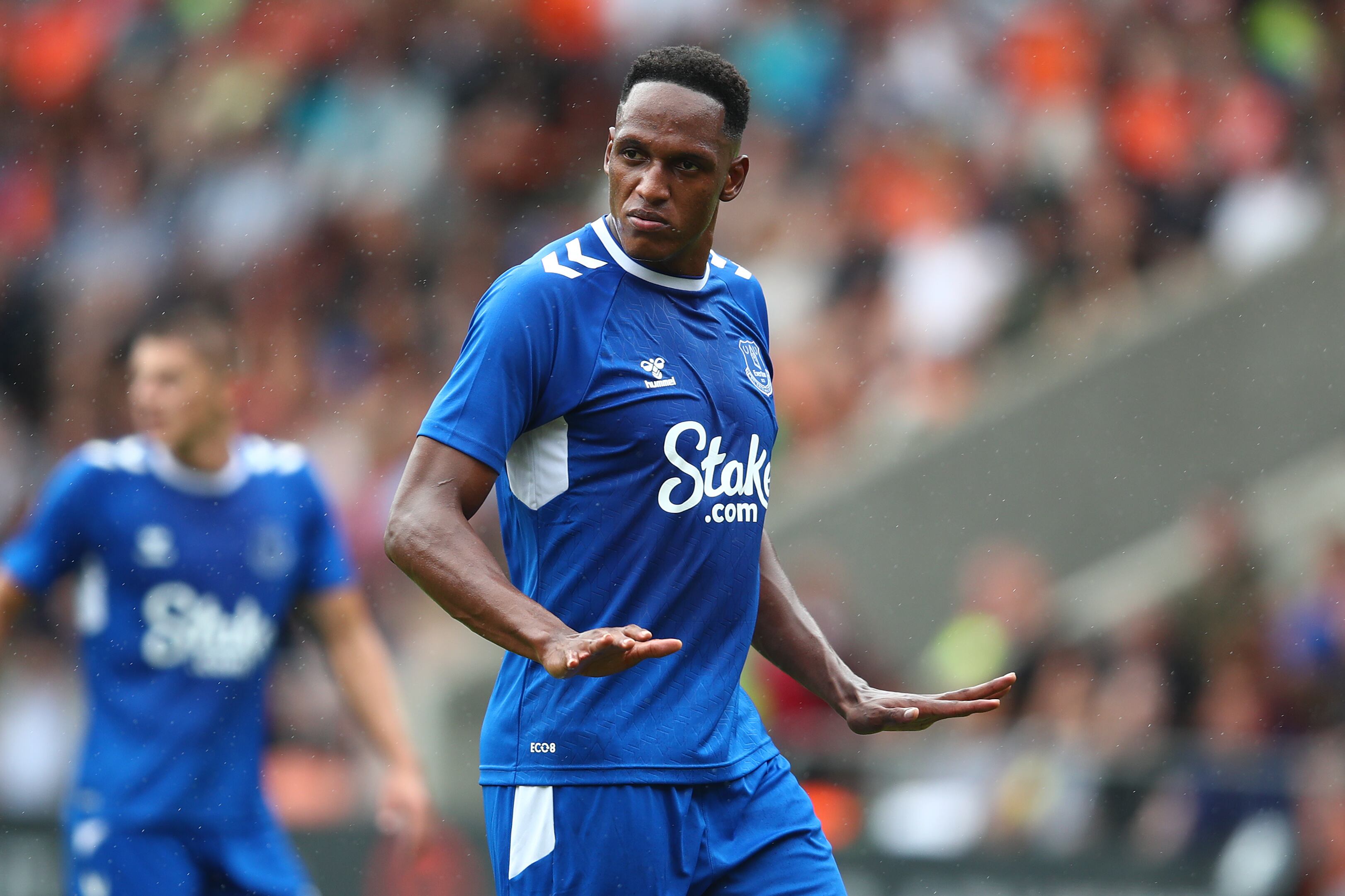 Yerry Mina se recuperó de su lesión y pronto estará con el Everton.