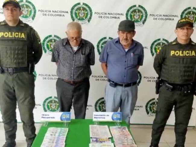 Dos abuelitos engañaron a otro y lo robaron en el centro de Bucaramanga