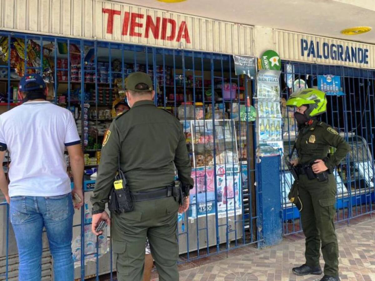 Alcalde Local Dos de Cartagena revisa cumplimiento de ley seca