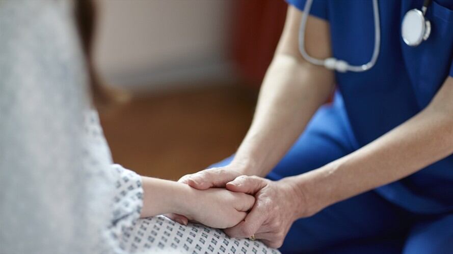 Empleados del hospital CARI hicieron colecta para suministrar alimentación a pacientes. Foto: Getty Images