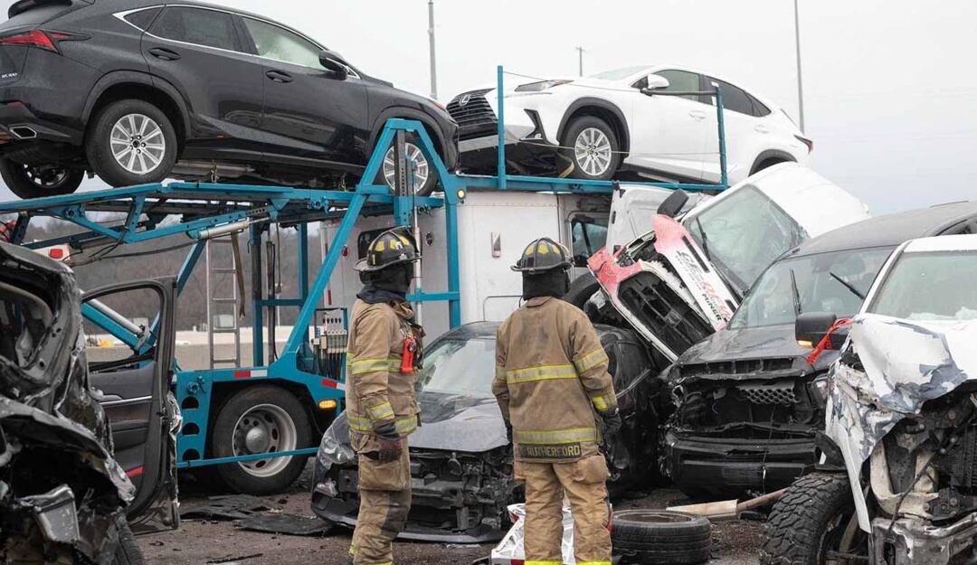 Al menos cinco muertos en colisión masiva en autopista de Texas