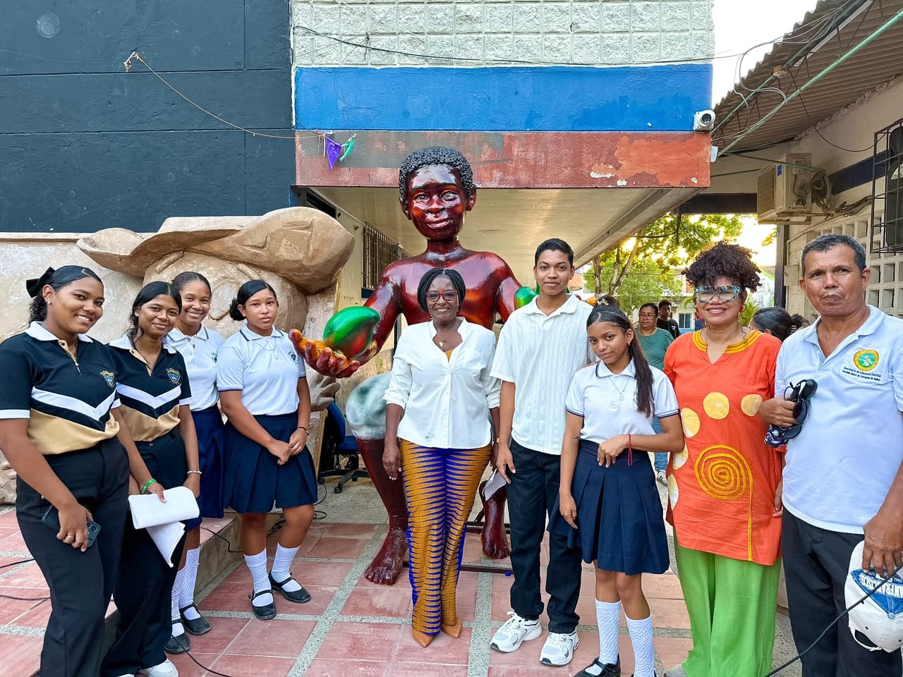 La escultura estará ubicada en la Institución Educativa. // Alcaldía de Cartagena