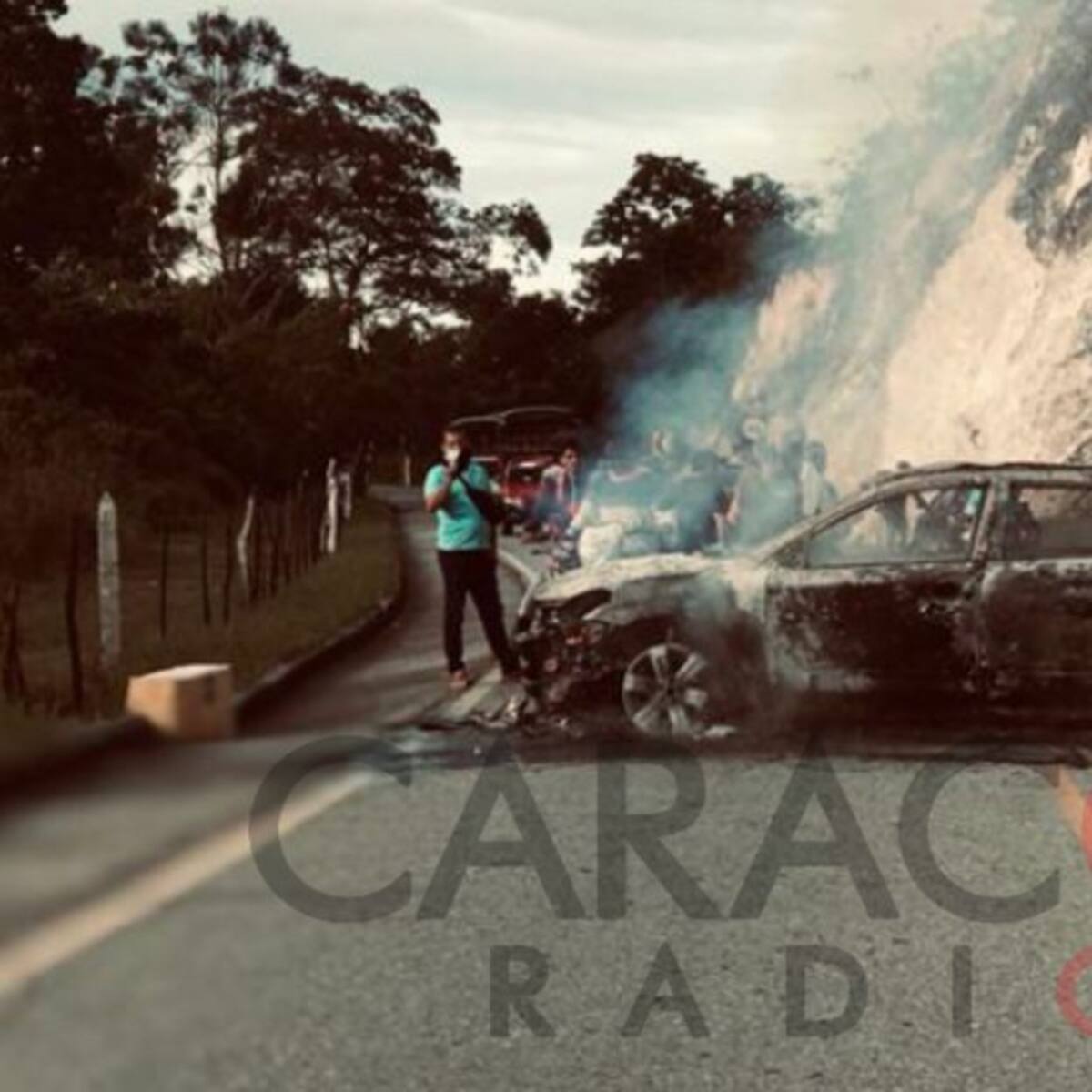 Vehículo incinerado en la vía Ocaña- Convención