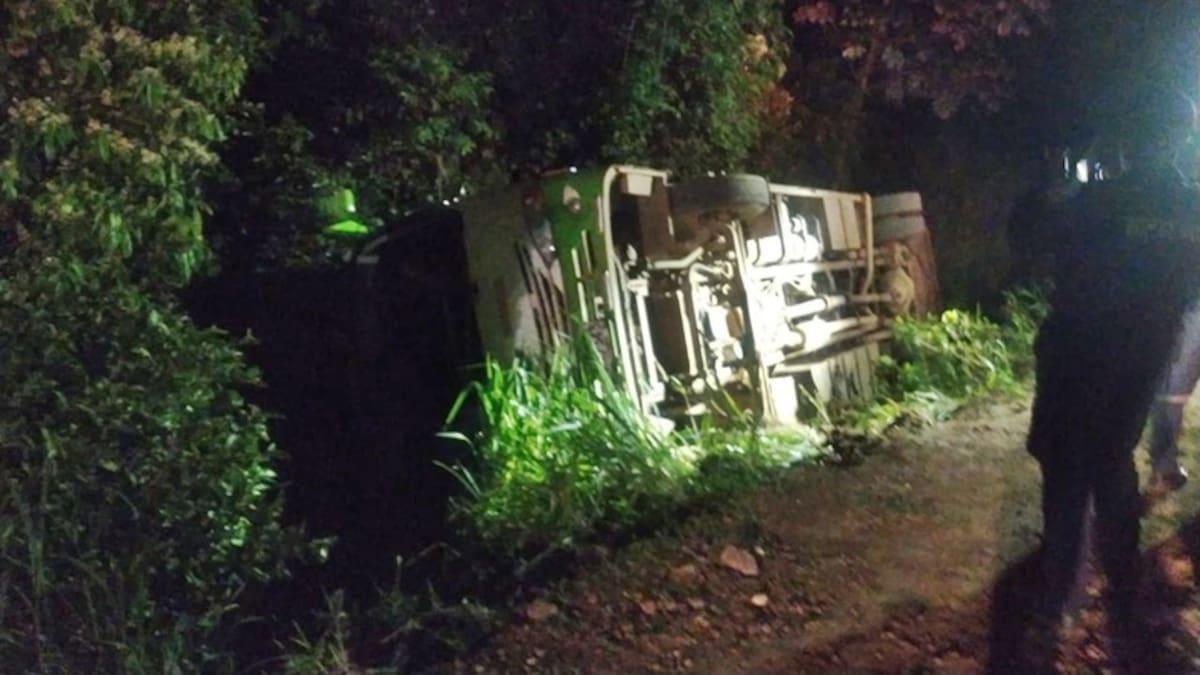 Volcamiento de un bus de servicios especiales deja varios heridos en Ibagué, Tolima