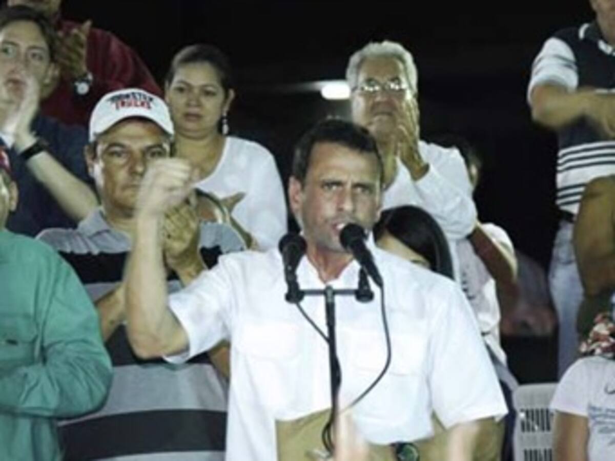 Capriles pide a Uribe que no 'se meta' en el proceso electoral venezolano