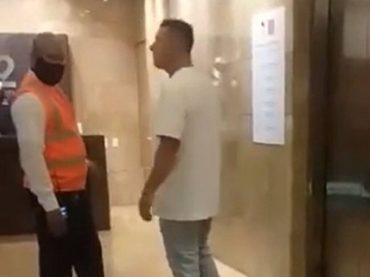 VIDEO: turista insultó y agredió a vigilante de edifico en Cartagena