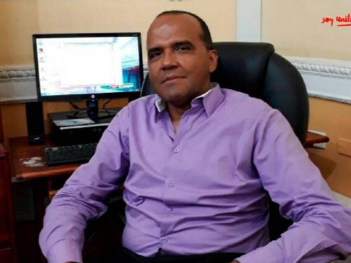 Exdecano de la UniLibre permanece estable tras caer de un tercer piso