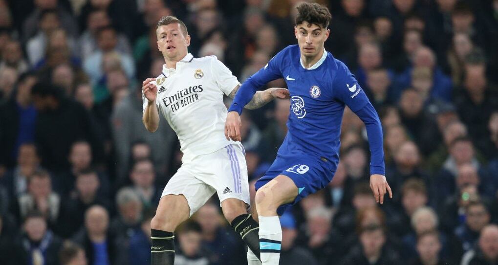 Toni Kroos y Kai Havertz durante el partido entre Chelsea y Real Madrid por la vuelta de los cuartos de final de la Champions (Photo by Nigel French/Sportsphoto/Allstar via Getty Images)