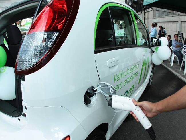 A Medellín llegarán 2.000 taxis eléctricos