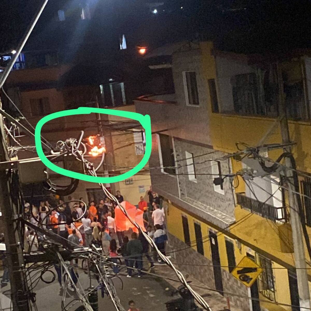 Celebración de candidato “Profe Piolo” en Caldas con globos puso en riesgo a la comunidad