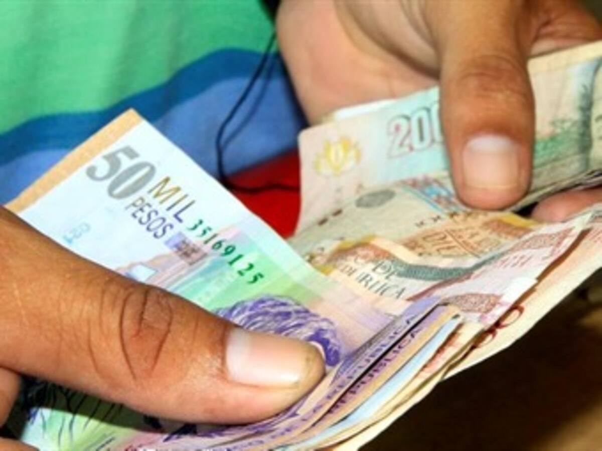 Bananeros y floricultores exigen tomar medidas frente a la revaluación