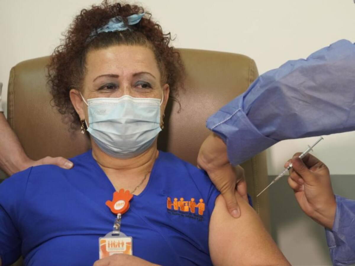 Inició el proceso de vacunación contra el COVID-19 en Antioquia