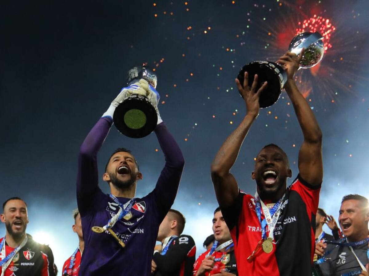 Camilo Vargas y Julián Quiñones, bicampeones de la Liga Mexicana con Atlas