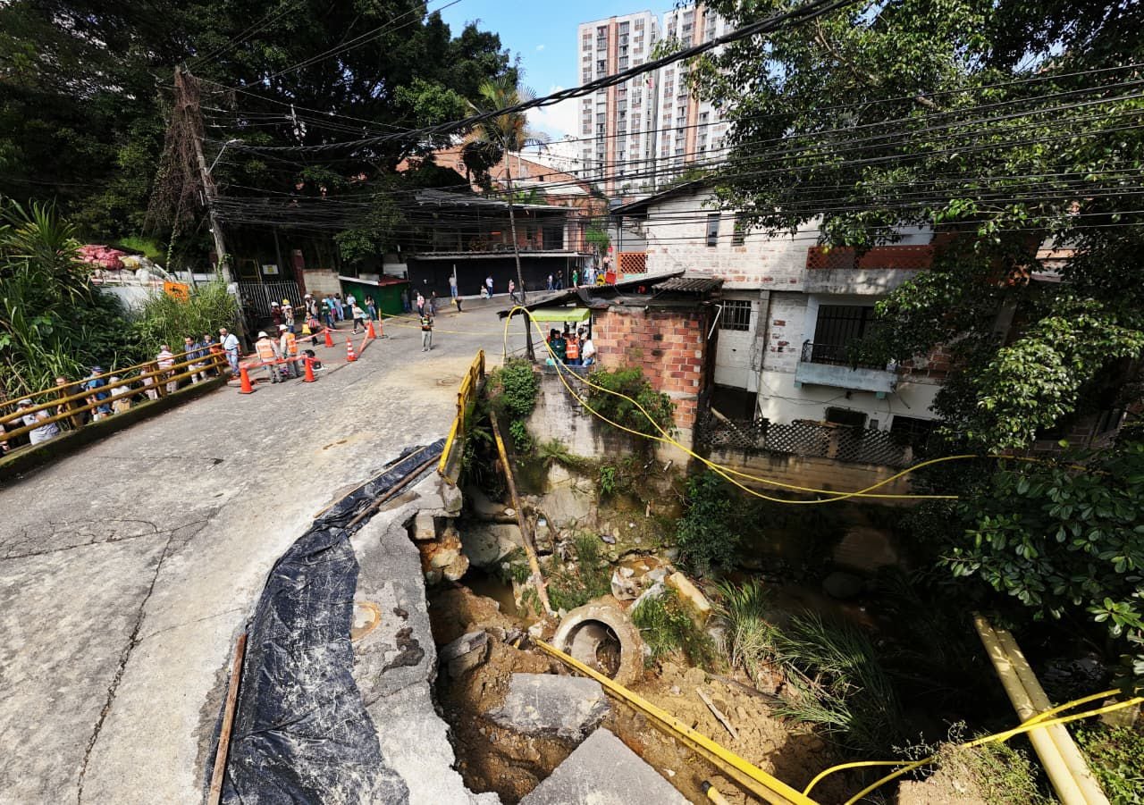 Puente de La Limona: emergencia por lluvias acelera obras para solución definitiva de movilidad Foto: Alcaldía de Medellín