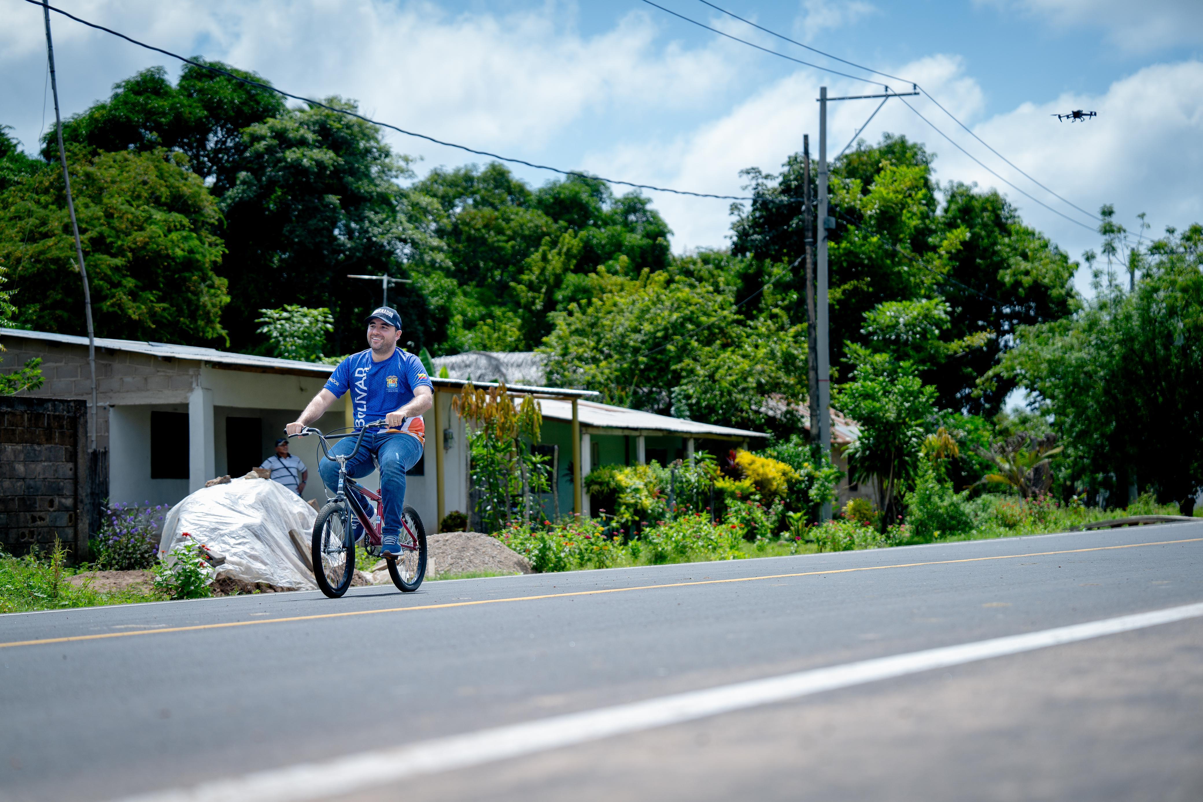 Inauguran 11 km de vía entre Barranco de Yuca y Tacasaluma en Bolívar