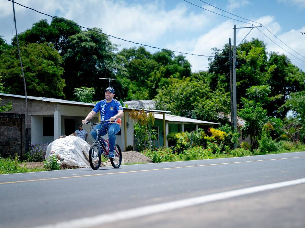 Inauguran 11 km de vía entre Barranco de Yuca y Tacasaluma en Bolívar