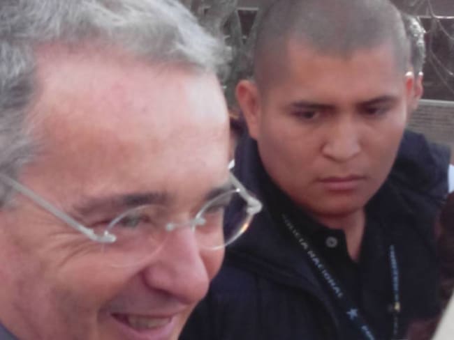 Senador Uribe considera política la decisión de la Corte sobre matrimonio igualitario