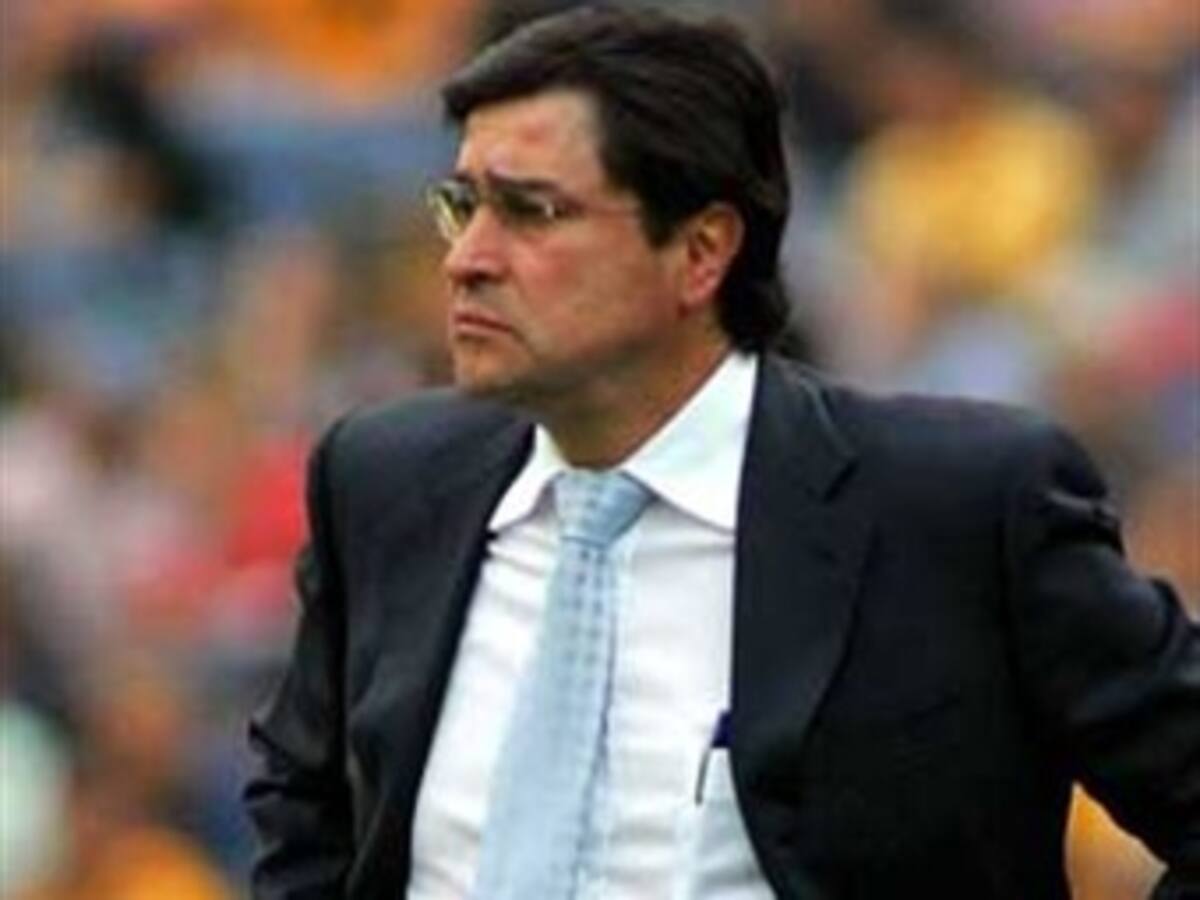 Luis Fernando Tena dirigirá a México en Copa América