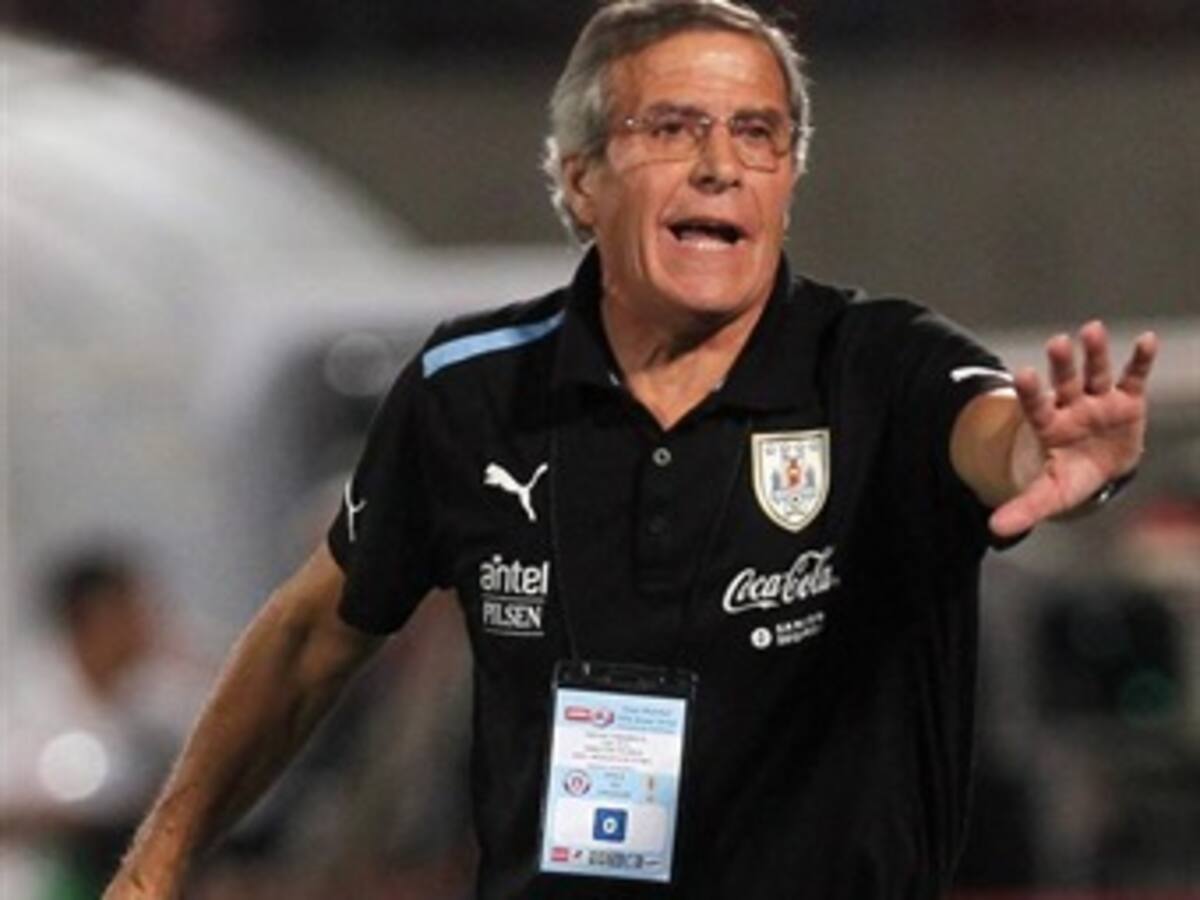Tabárez: 'Erramos mucho y Chile fue superior'