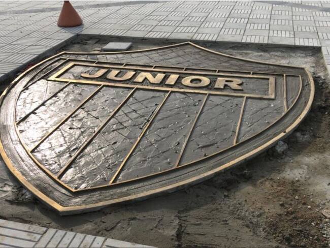El imponente escudo del Junior en La Ventana de Campeones