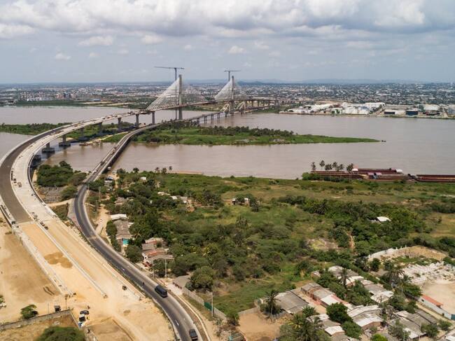 Durante la planificación del puente, se propusieron cuatro alternativas para definir su localización.
