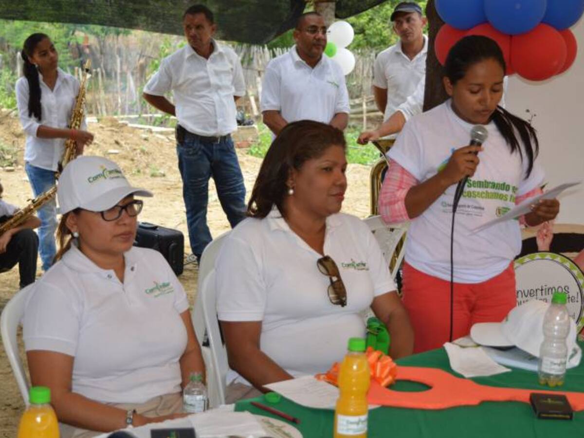 Minagricultura entregan casas a desplazados en Zambrano, Bolívar