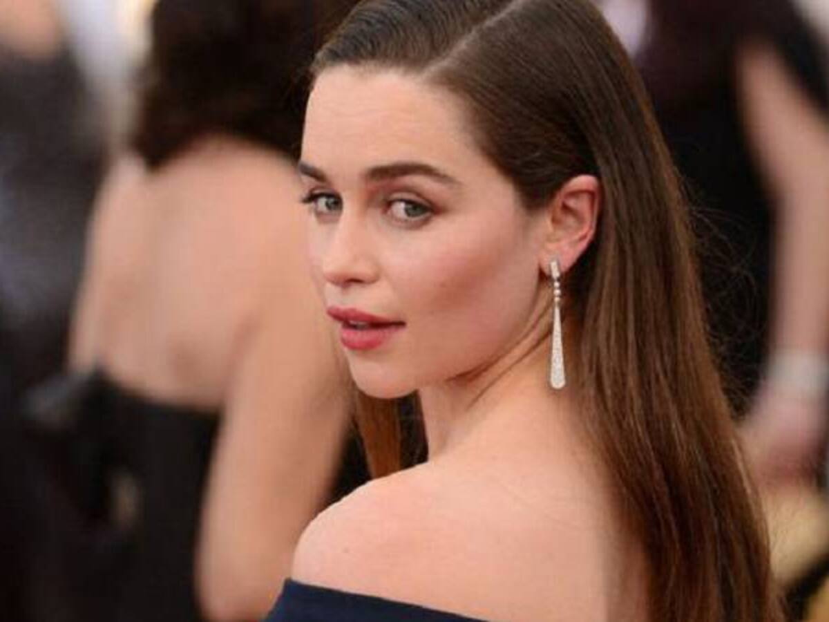 A Emilia Clarke le gustan los hombres 'con barriguita'