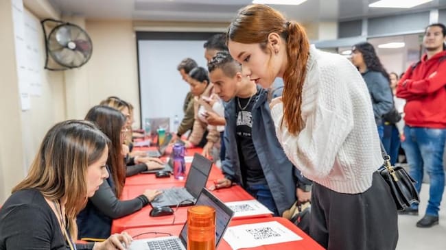 Bogotá tiene más de 1.000 vacantes de empleo: Conozca cómo postularse y la fecha de cierre. Foto: Secretaría Distrital de Desarrollo Económico.