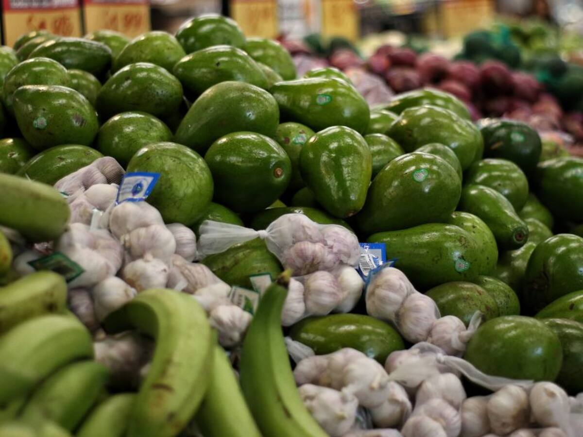 Bajan precios de arvejas y cebollas