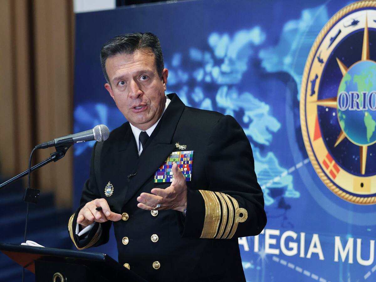 El almirante Francisco Cubides será el nuevo comandante de las FFMM, así lo anunció Petro